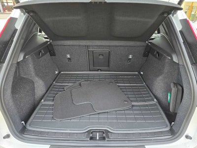 2025 Volvo XC40 Core Bright Theme