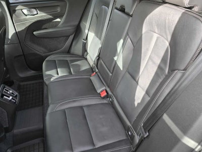 2025 Volvo XC40 Core Bright Theme