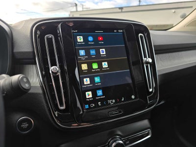 2025 Volvo XC40 Core Bright Theme