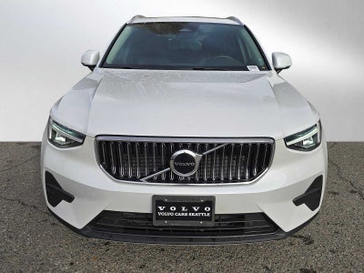 2025 Volvo XC40 Core Bright Theme