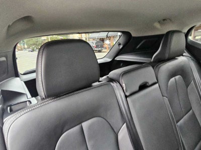 2025 Volvo XC40 Core Bright Theme