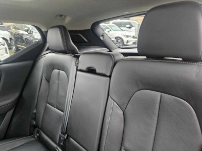 2025 Volvo XC40 Core Bright Theme