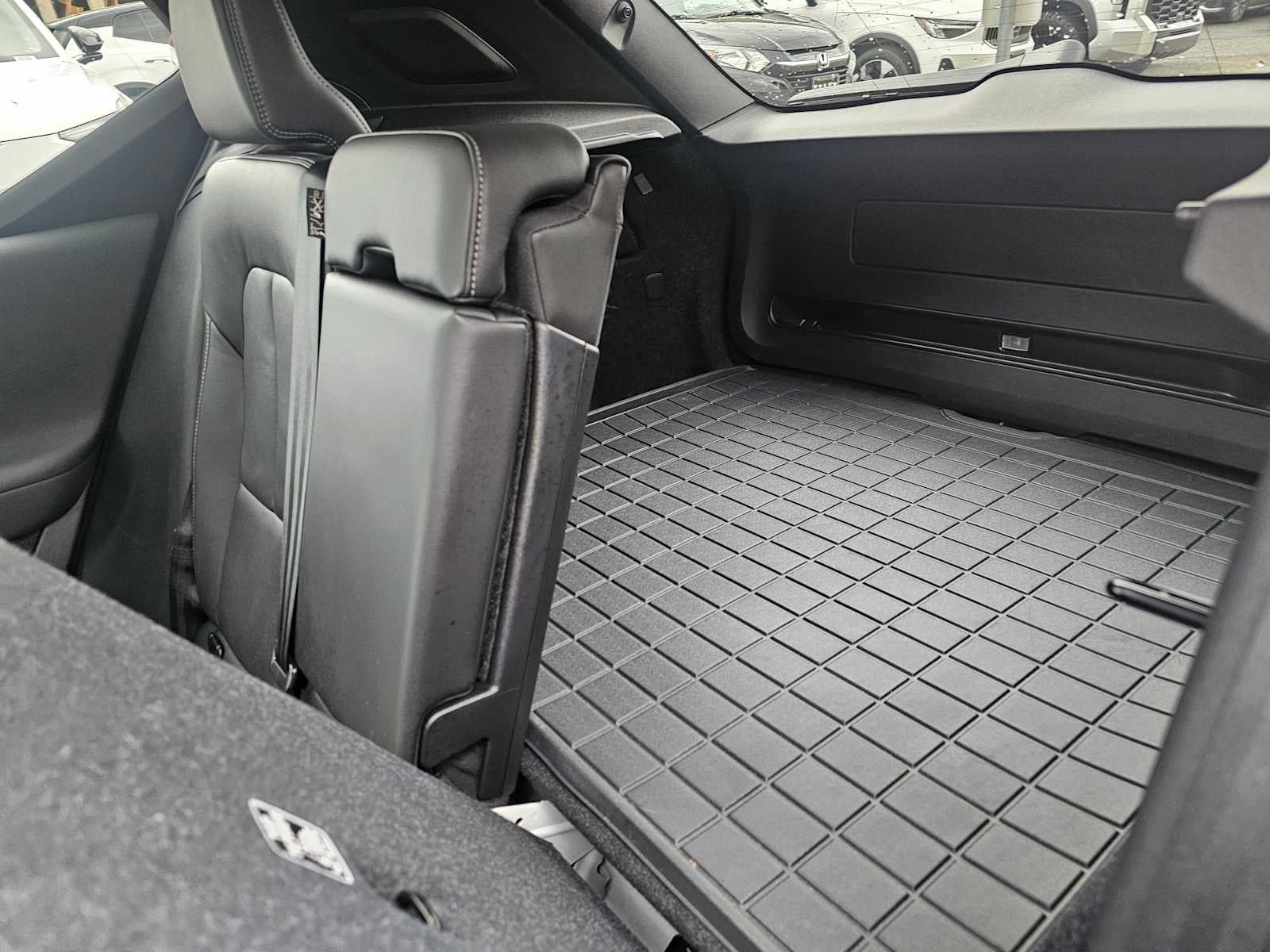 2025 Volvo XC40 Core Bright Theme