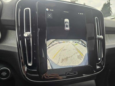 2025 Volvo XC40 Core Bright Theme