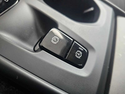 2025 Volvo XC40 Core Bright Theme