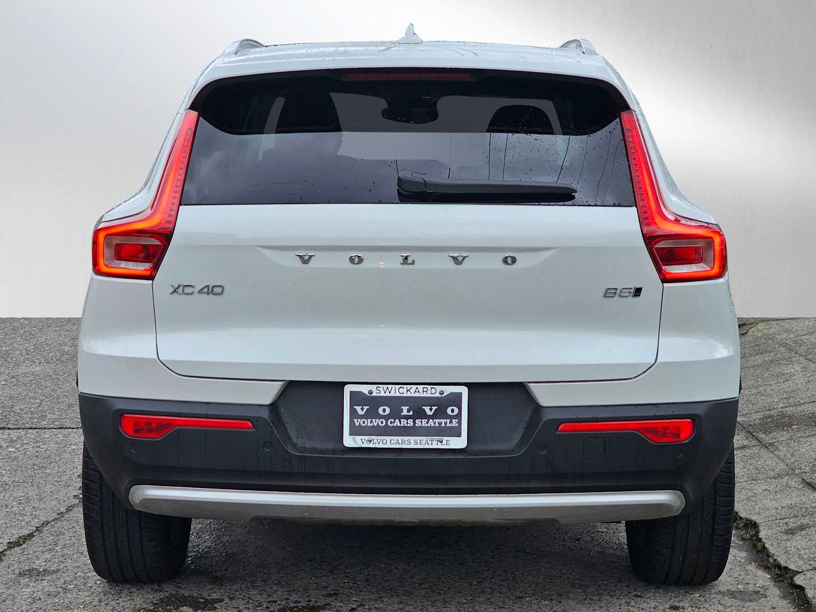 2025 Volvo XC40 Core Bright Theme