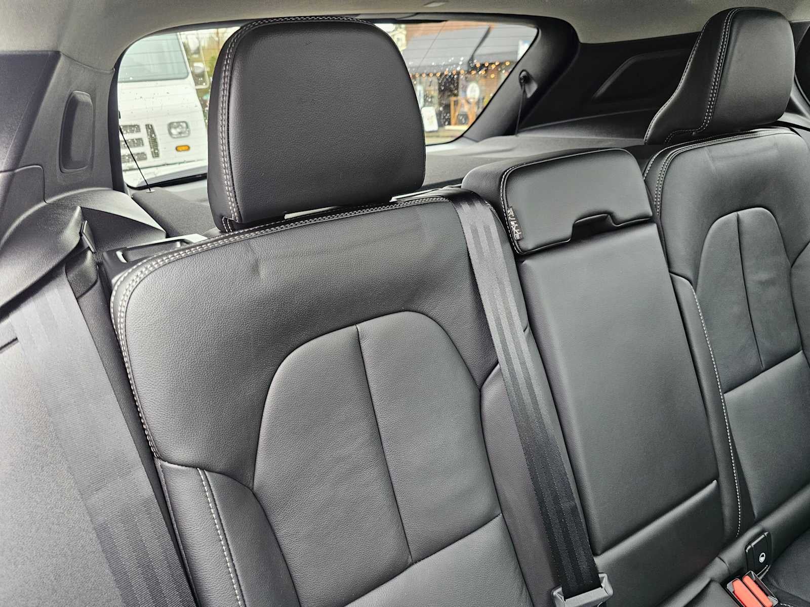 2025 Volvo XC40 Core Bright Theme