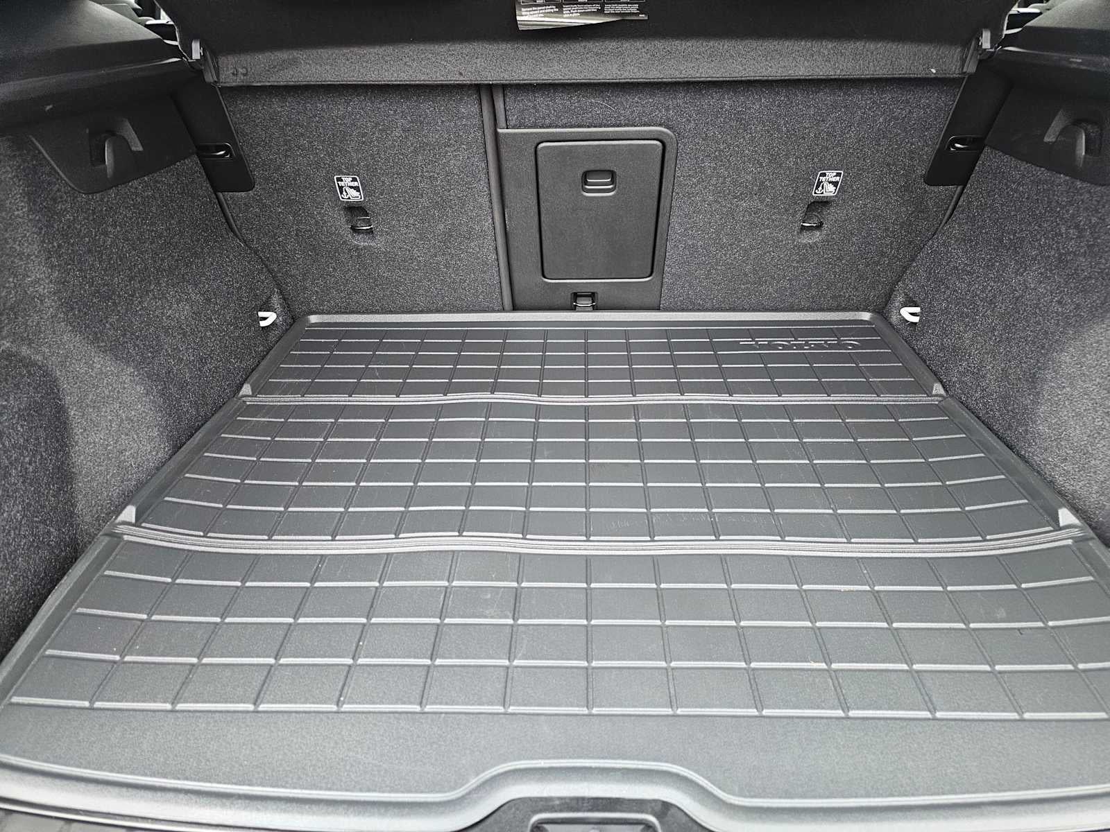 2025 Volvo XC40 Core Bright Theme