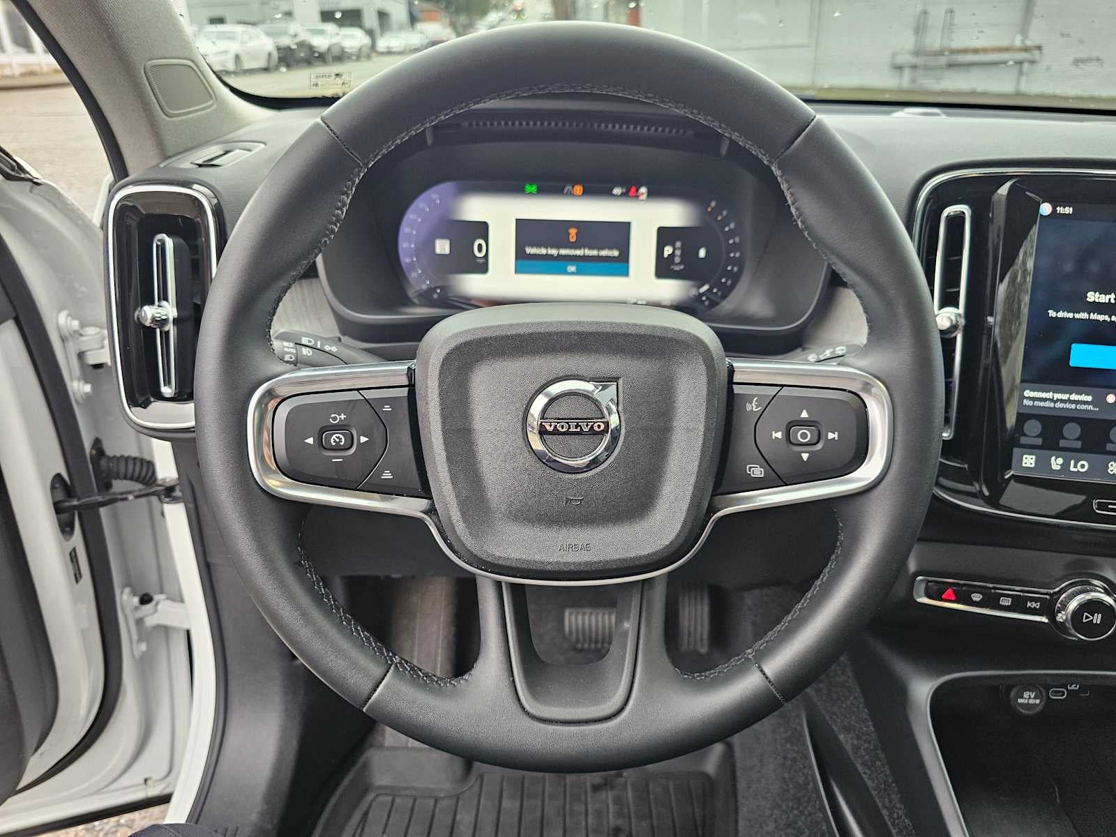 2025 Volvo XC40 Core Bright Theme