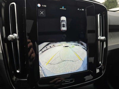 2025 Volvo XC40 Core Bright Theme