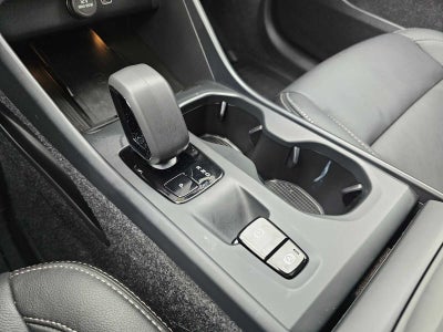 2025 Volvo XC40 Core Bright Theme