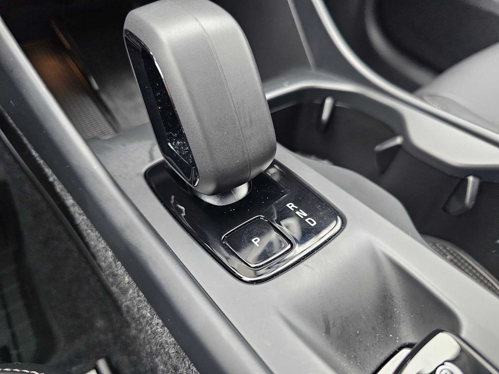 2025 Volvo XC40 Core Bright Theme