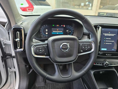 2025 Volvo XC40 Core Bright Theme
