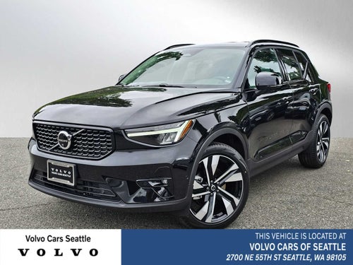 2024 Volvo XC40 Plus Dark Theme