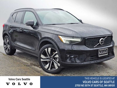 2024 Volvo XC40 Plus Dark Theme