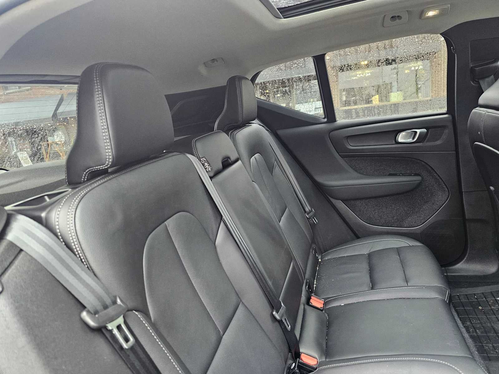 2024 Volvo XC40 Plus Dark Theme