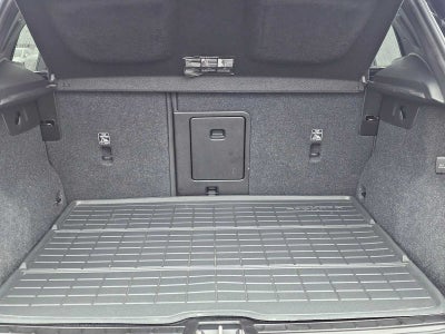 2024 Volvo XC40 Plus Dark Theme