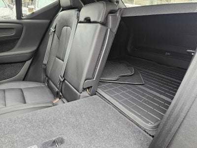 2024 Volvo XC40 Plus Dark Theme