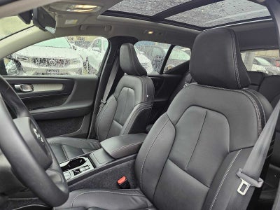 2024 Volvo XC40 Plus Dark Theme