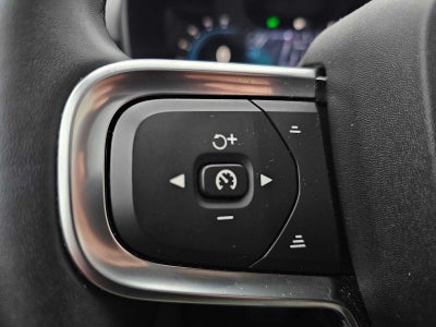 2024 Volvo XC40 Plus Dark Theme