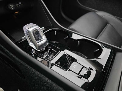 2024 Volvo XC40 Plus Dark Theme