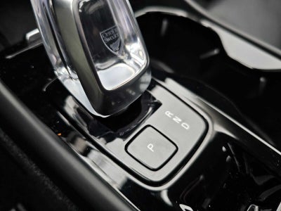 2024 Volvo XC40 Plus Dark Theme