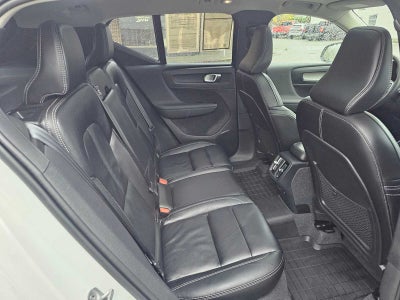 2024 Volvo XC40 Ultimate Dark Theme