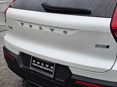 2024 Volvo XC40 Ultimate Dark Theme