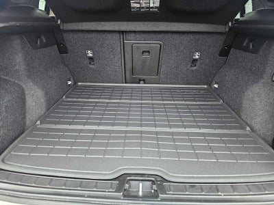 2024 Volvo XC40 Ultimate Dark Theme