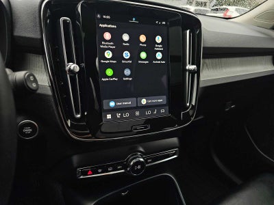 2024 Volvo XC40 Ultimate Dark Theme