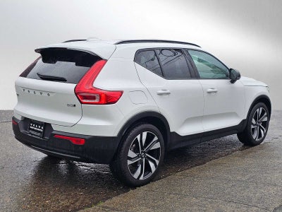 2024 Volvo XC40 Ultimate Dark Theme