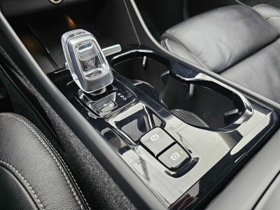 2024 Volvo XC40 Ultimate Dark Theme