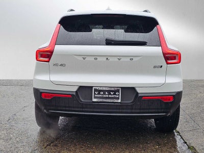 2024 Volvo XC40 Ultimate Dark Theme