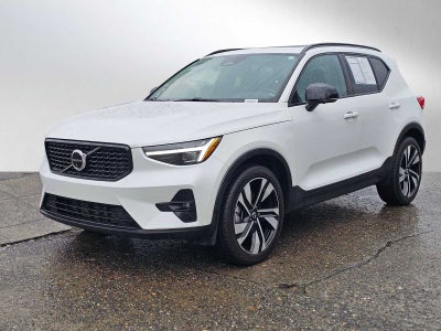 2024 Volvo XC40 Ultimate Dark Theme