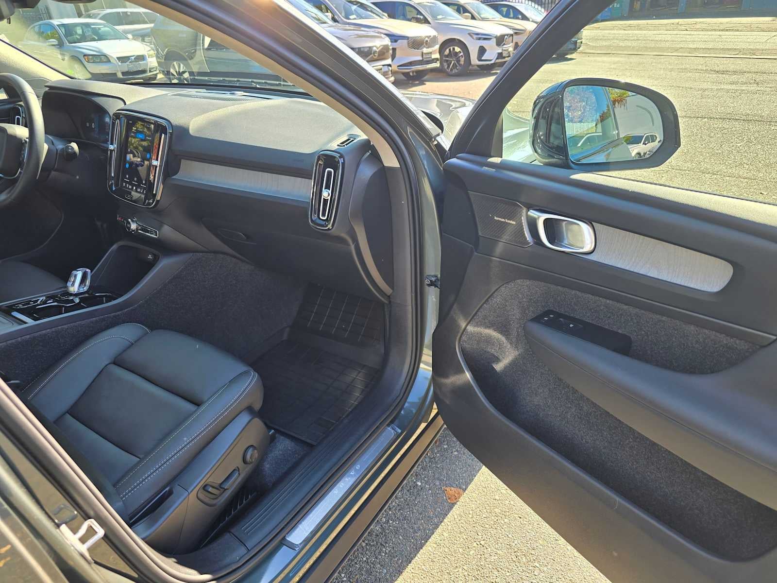 2026 Volvo XC40 Ultra