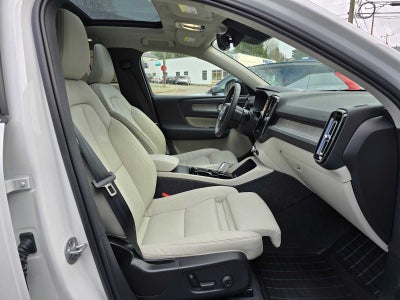 2024 Volvo XC40 Ultimate Dark Theme