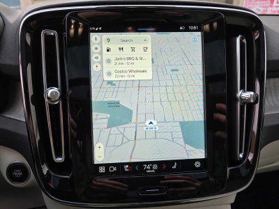 2024 Volvo XC40 Ultimate Dark Theme