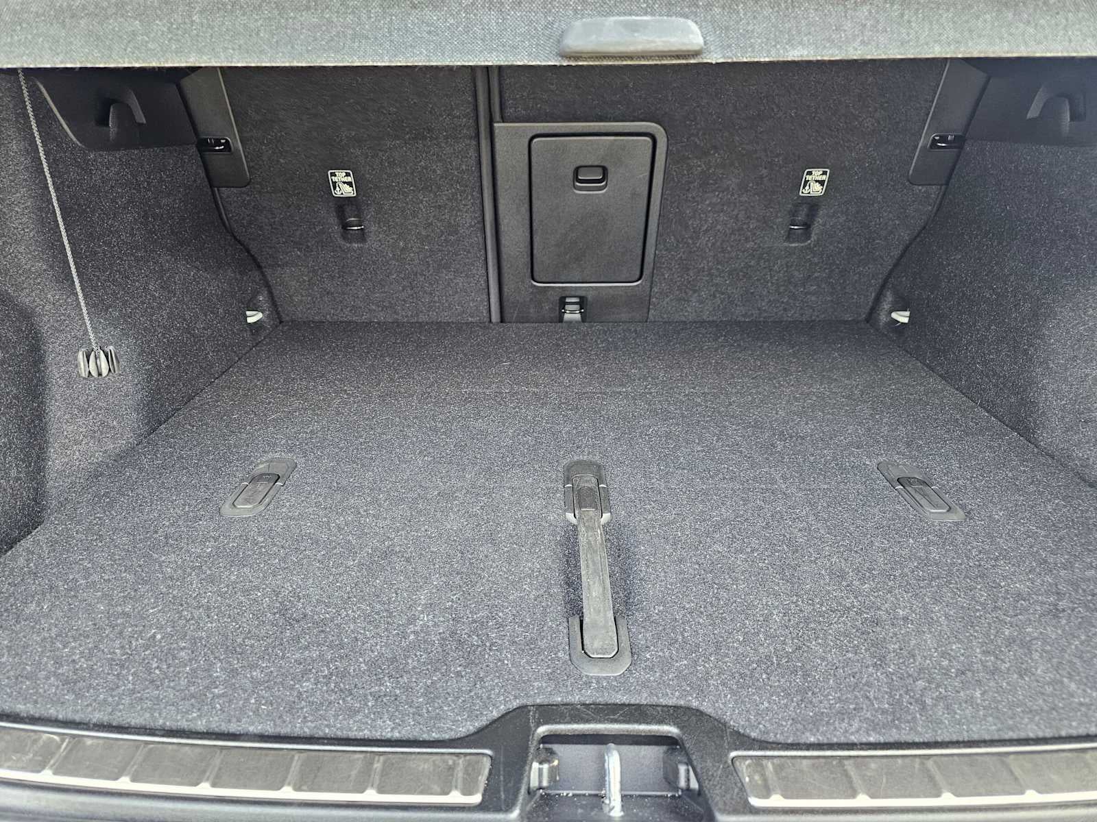 2023 Volvo XC40 Plus Bright Theme