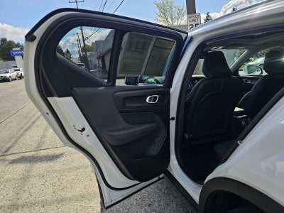 2023 Volvo XC40 Plus Bright Theme