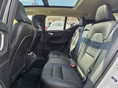 2023 Volvo XC40 Plus Bright Theme
