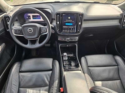 2023 Volvo XC40 Plus Bright Theme