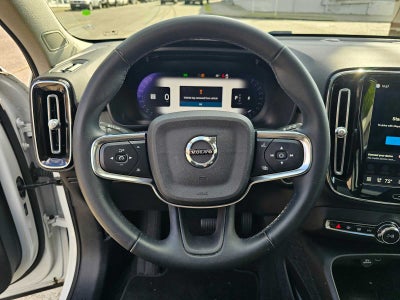 2023 Volvo XC40 Plus Bright Theme