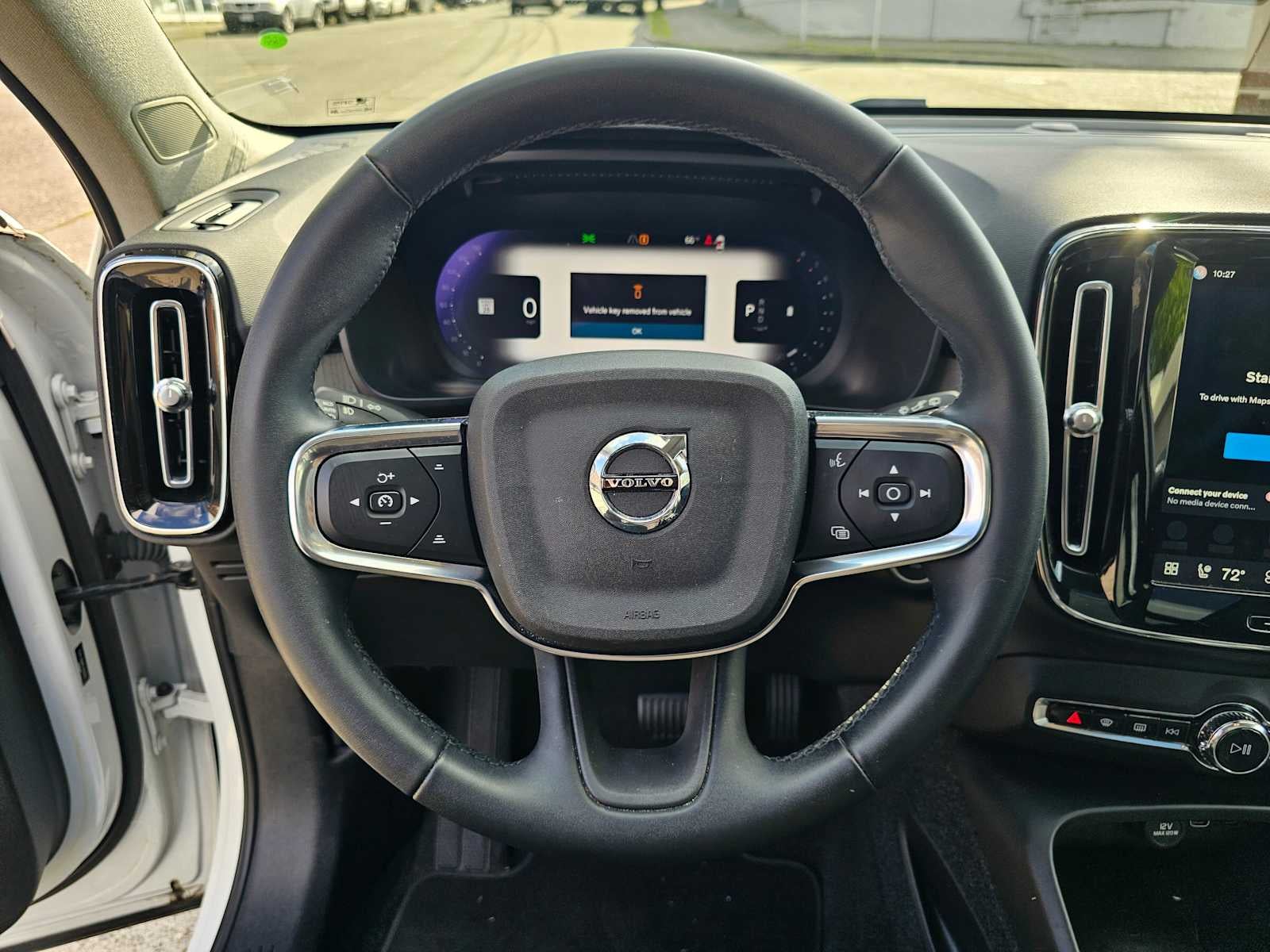 2023 Volvo XC40 Plus Bright Theme