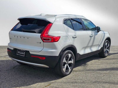 2023 Volvo XC40 Plus Bright Theme