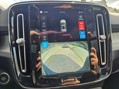 2023 Volvo XC40 Plus Bright Theme