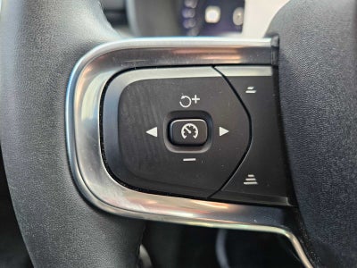 2023 Volvo XC40 Plus Bright Theme