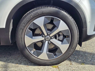 2023 Volvo XC40 Plus Bright Theme