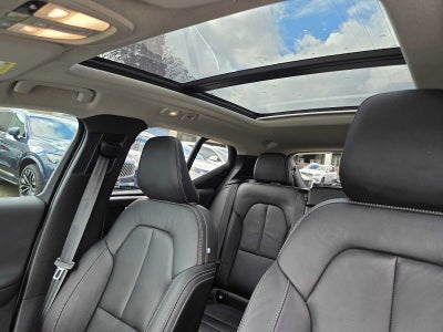 2023 Volvo XC40 Plus Bright Theme