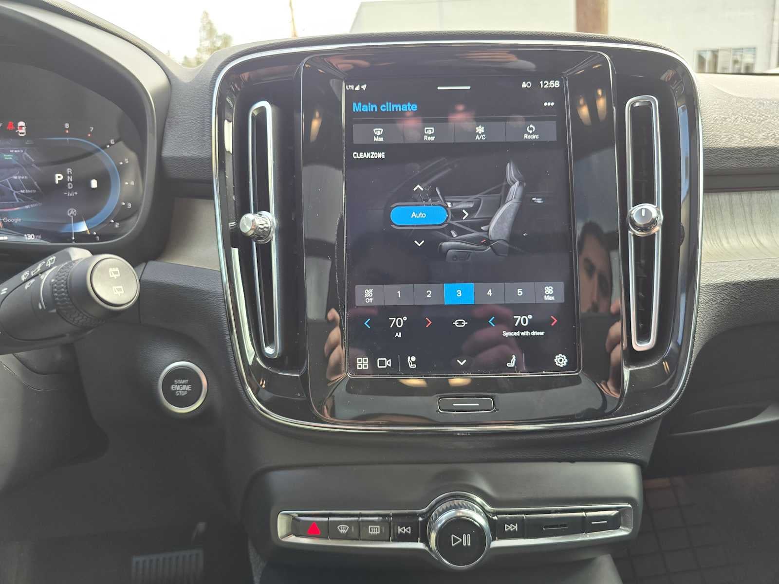 2023 Volvo XC40 Plus Bright Theme