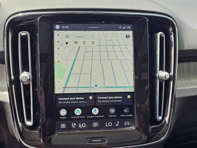 2023 Volvo XC40 Plus Bright Theme
